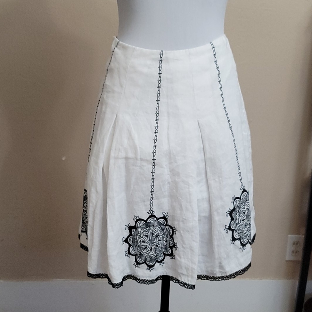 The Limited Skirt - Picture 6 of 10